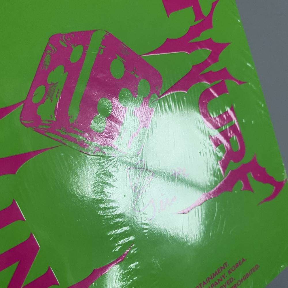NMIXX KYUJIN SIGNED 2ND SINGLE ALBUM 'ENTWURF' (SEALED)